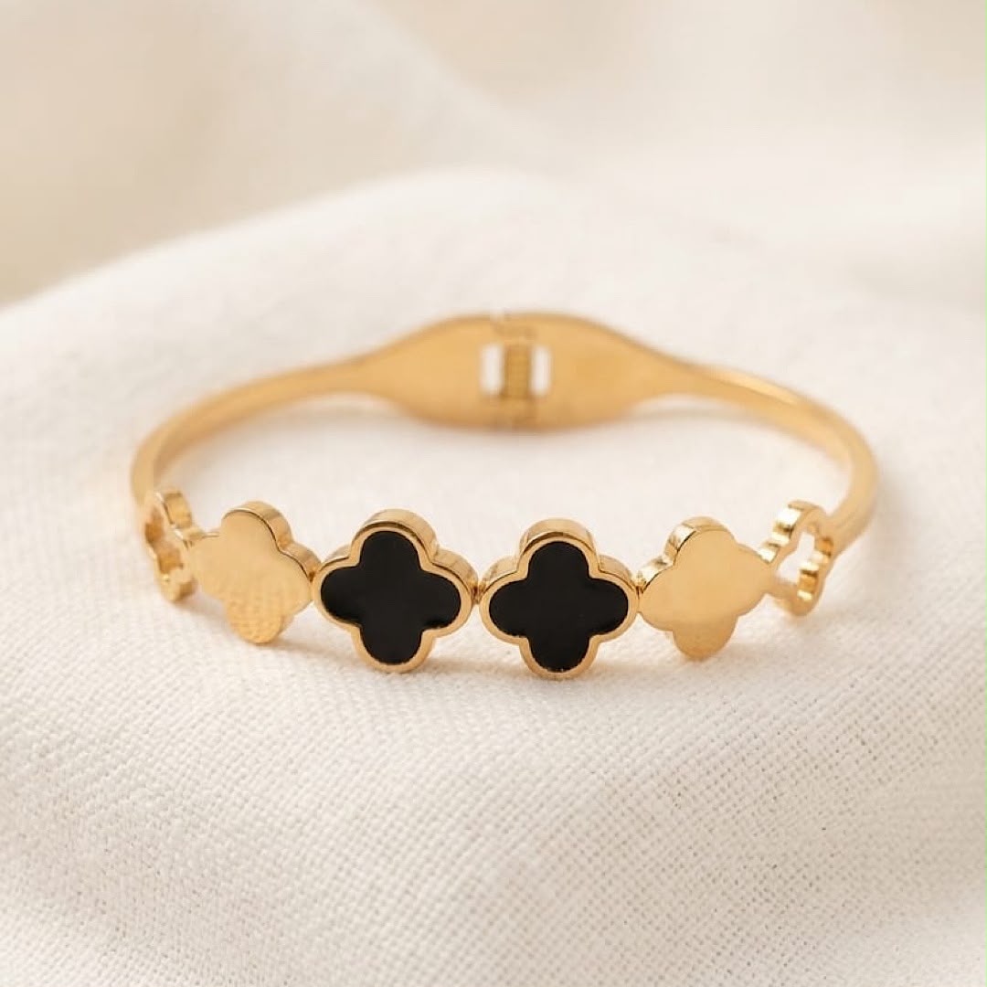 Fllower hand cuff