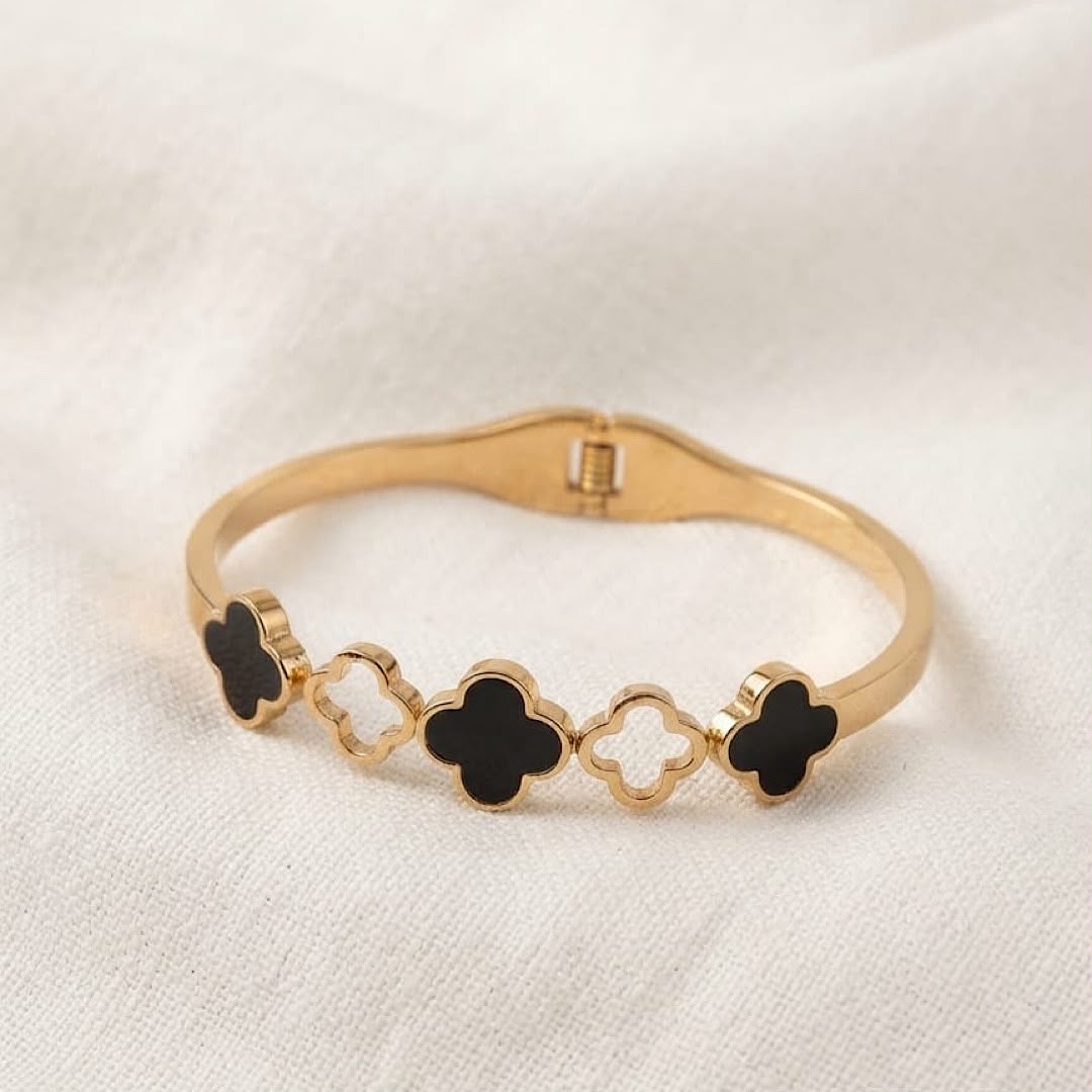 Fllower hand cuff