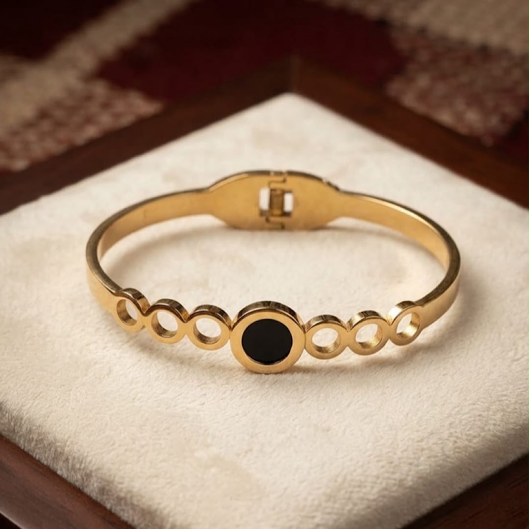Fllower hand cuff
